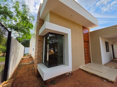???? CASA EN VENTA – BARRIO YKA’A, LUQUE 