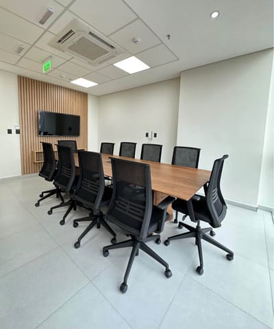ALQUILO OFICINA -  EDIFICIO CORPORATIVO THE TOP