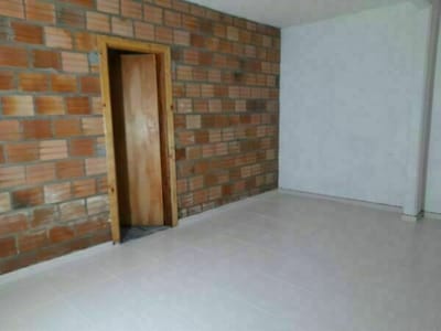 EN VENTA DEPOSITO DE 1.412 M2 EN LAMBARE. PTO. PABLA