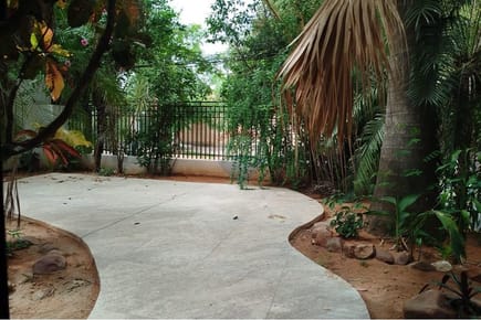 HERMOSA CASA EN VENTA  ZONA  YACH