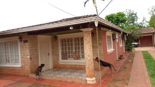 VENDO CASA EN SAN LORENZO