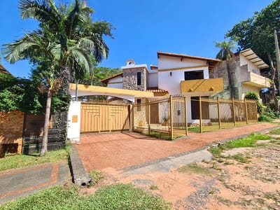 En Venta Hermosa Casa - Barrio Valle Yvate 