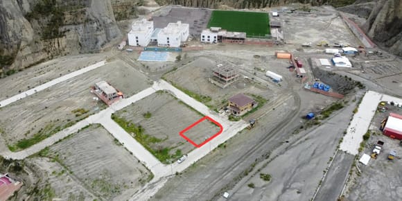 Terreno 296,56 m² – Urb. Terrazas de Achumani