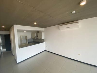 Venta de Departamento en Edificio El Mangal – Ideal para Inversión!