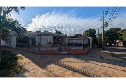 VENDO CASA EN ESQUINA EN SAN VICENTE