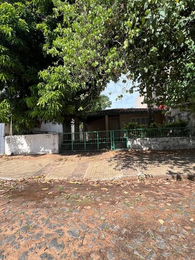 VENDO TERRENO B° MBURUCUYÁ, EXCELENTE UBICACIÓN