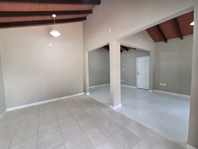 Salón comercial en Luque Maka.i