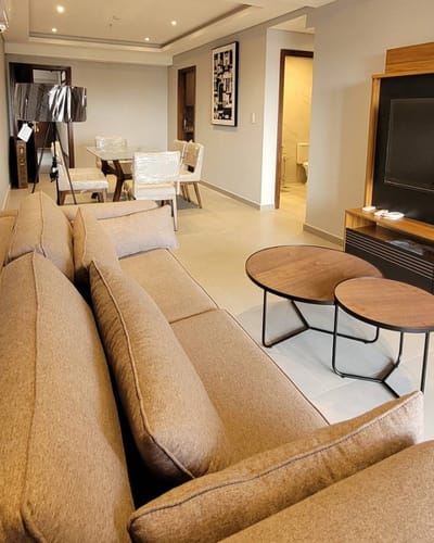 EDIFICIO TORRE AUGUSTA - UNIDAD FINAMENTE AMOBLADA EN ALQUILER