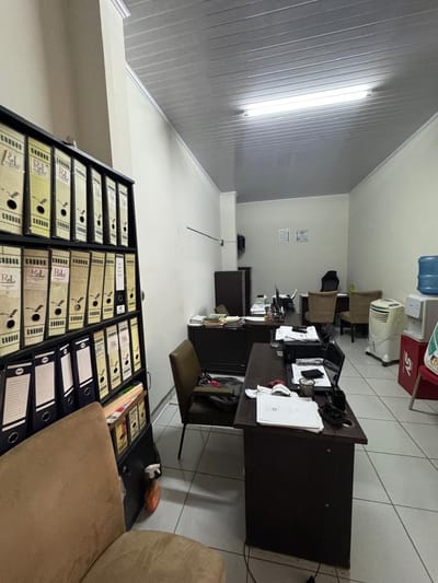 GALPON CERRADO CON OFICINA EN ALQUILER