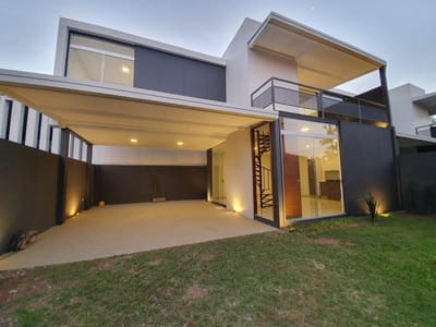 ALQUILO DUPLEX DE 2 DORMITORIOS EN MBURUCUYA
