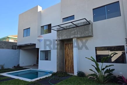 Duplex de 3 habitaciones con Piscina en Luque zona Shopping Madero 