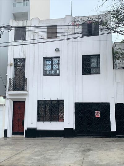 CASA U OFICINA · 98M² · 5 HABITACIONES · 3 BAÑOS · 1 ESTACIONAMIENTO 