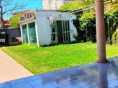 VENDO CASA A DEMOLER EN B° LOS LAURELES