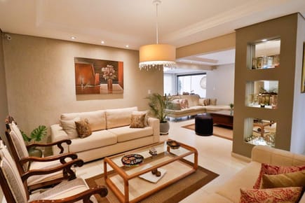 VENDO PRECIOSA RESIDENCIA EN EL BARRIO LAS LOMAS