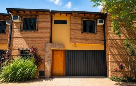 DÚPLEX EN ALQUILER CON QUINCHO Y PATIO – ZONA SANTA TERESA, EJE CORPORATIVO