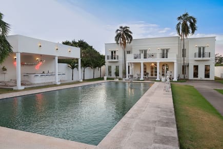 Mansión en venta - Carretera a Cotoca