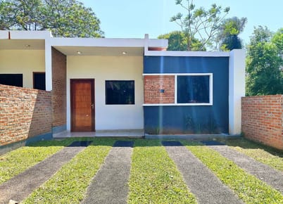 Chalet a estrenar sobre Calle Benjamin Britez | Luque