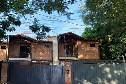 Venta de dúplex z/ Quartier Las Marias