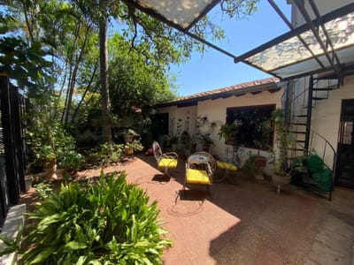 VENDO INMUEBLE A UNA CUADRA DE LA AVDA. SACRAMENTO