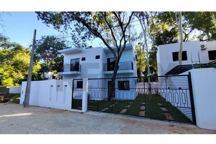 VENDO CASA EN LUQUE B° PARAISO