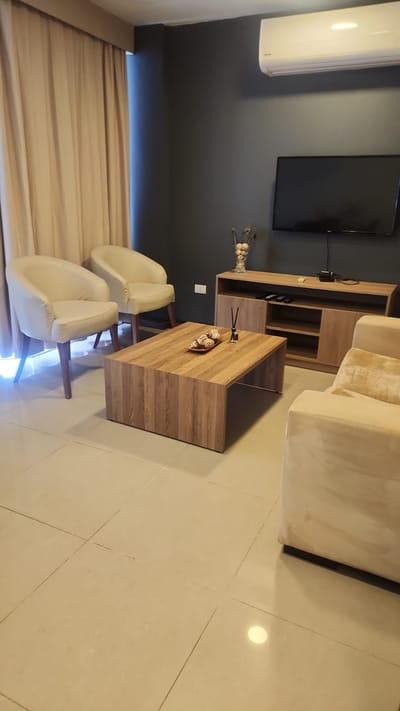 **ALQUILO DEPARTAMENTO AMOBLADO EN EDIFICIO PRIMETIME – VILLA MORRA**
