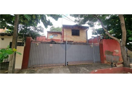 VENDO CASA EN BARRIO LAS MERCEDES