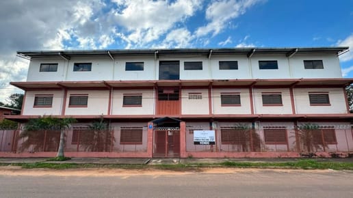 Vendo Institución educativa en Luque en Loma Merlo