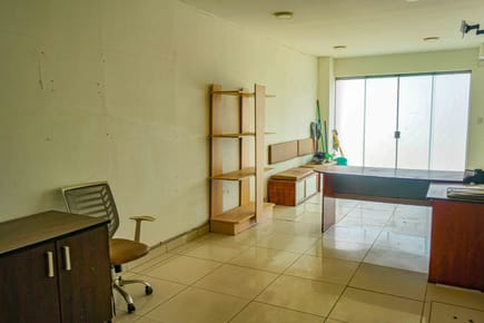 Local En Alquiler Para Empresa Grande 