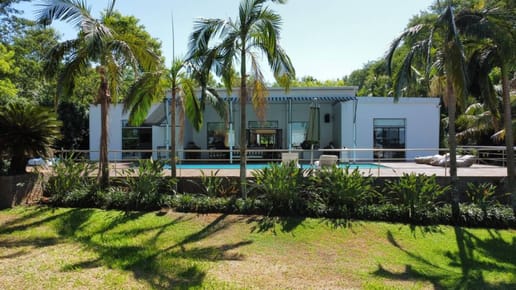 VENDO RESIDENCIA FRENTE AL RIO EN CONDOMINIO COSTA ALTA