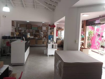 ¡ALQUILO CASA PARA LOCAL COMERCIAL U OFICINA!  AVDA GRAL SANTOS