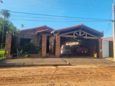 VENDO CASA EN ÑEMBY C/ PISCINA Y 4 DORMITORIO