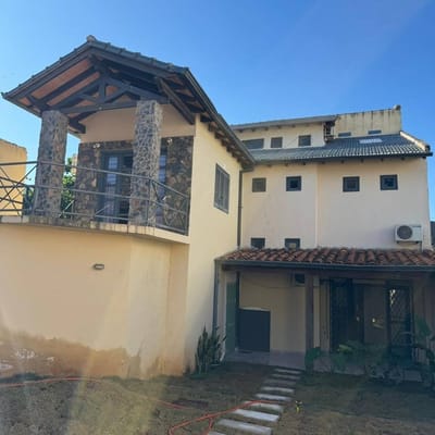 Vendo casa de 5 Habitaciones – Barrio Mariscal Estigarribia, Asunción