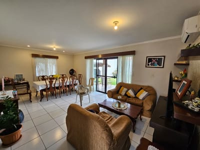 En Venta! Hermosa casa en condominio en zona norte