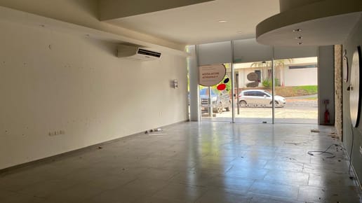 ALQUILO LOCAL COMERCIAL SOBRE AVENIDA ESPAÑA ZONA COMERCIAL