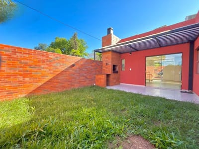 Vendo Amplia y Hermosa Casa en Luque, Barrio Cerrado Miraflores 