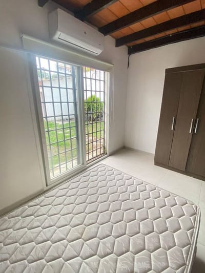 VENDO CASA EN LAS MERCEDES ASUNCION
