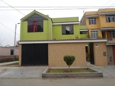 Vendo Casa de180 m², con Doble Frente y Cochera 