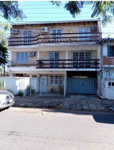 VENTA DE EDIFICIO EN EL CENTRO DE LA CIUDAD DE LAMBARE