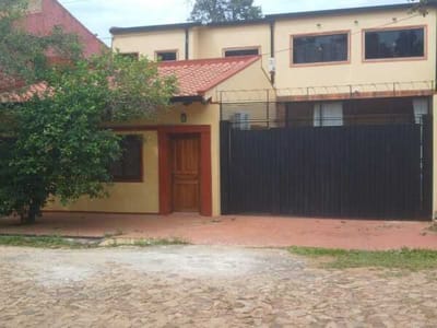 VENDO CASA EN LOMA PYTA -  ZONA DE HERMOSAS PLAZAS