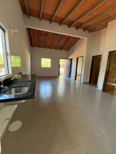 VENDO CASA A ESTRENAR EN ITAUGUA 