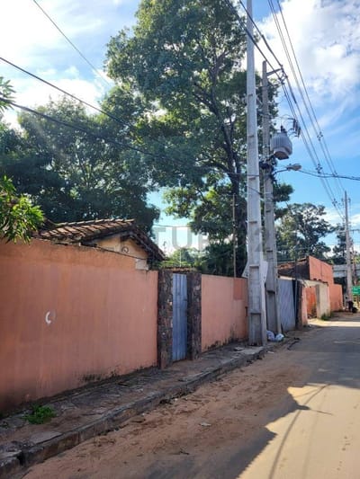 Vendo a 20 metros de Primer Presidente, en Zona Trinidad, 741 m2 de terreno