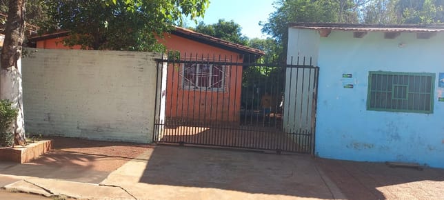 VENDO CASA EN LUQUE A REFACCIONAR O DEMOLER