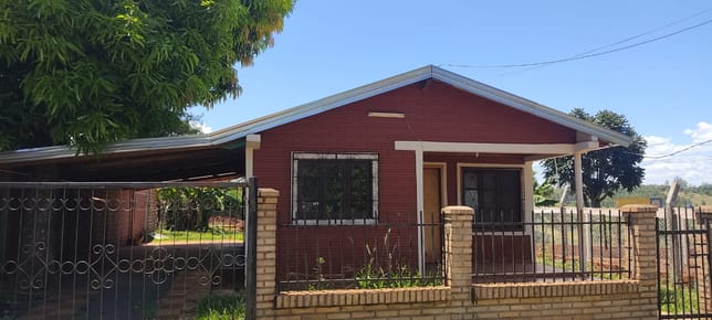 Casa En Venta En Obligado | Excelente Ubicación Y Gran Patio.