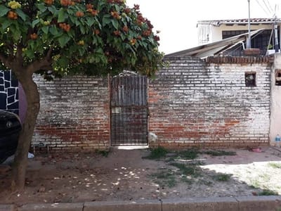 VENDO CASA PEQUEÑA EN EL CENTRO DE LA CUIDAD DE SANTA CRUZ