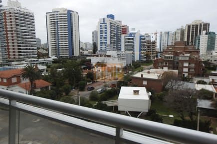 LINDISIMO EDIFICIO CON TODOS LOS SERVICIOS