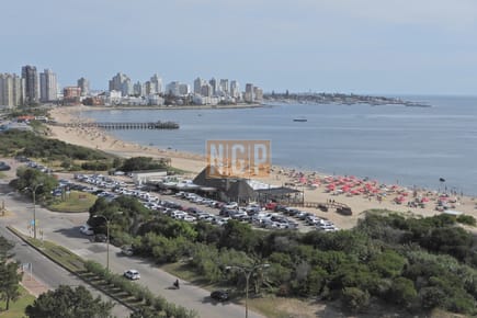 Apartamento en Mansa, 3 dormitorios  Y DEPENDENCIA