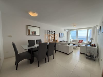 Punta del Este Piso alto con Vista al Mar