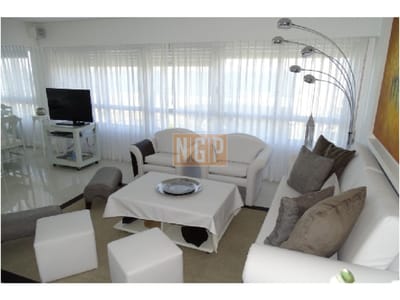 Apartamento en Peninsula, 3 dormitorios