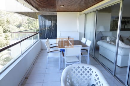 DEpartamento phouse en playa brava con parrillero
