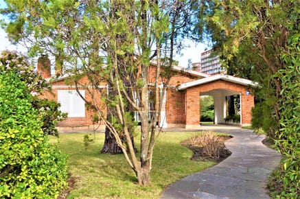 Chalet en paradas 3000 m2 terreno